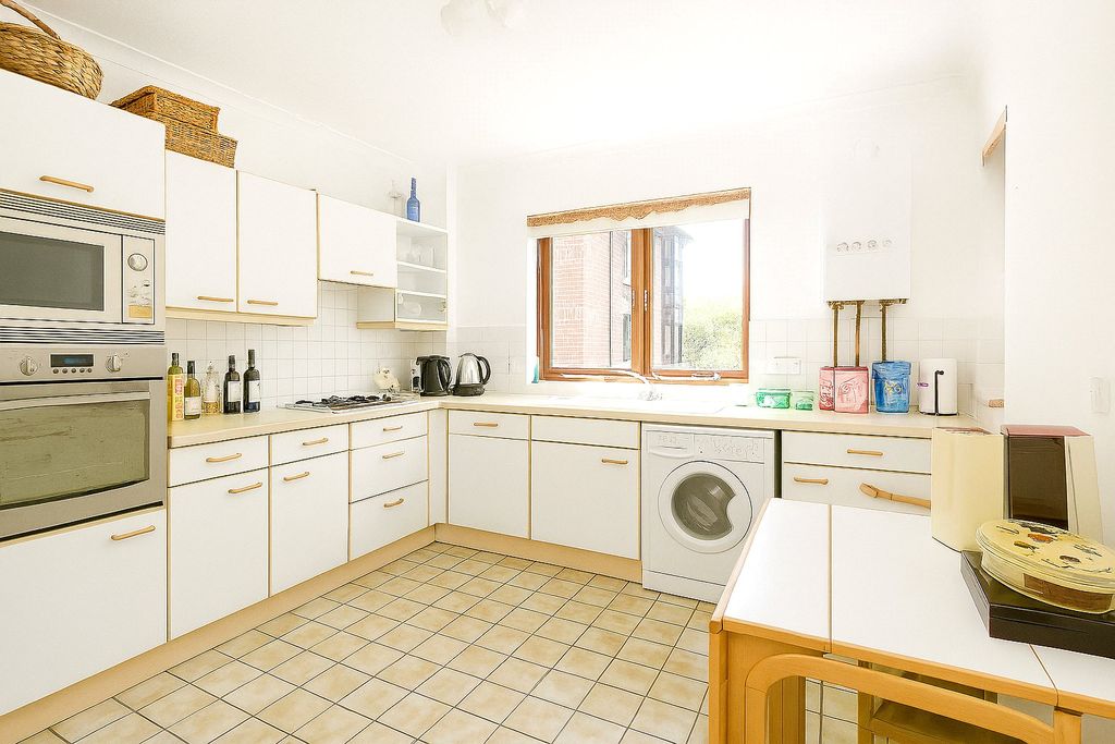 Property photo 3 of 8 Picture No. 20