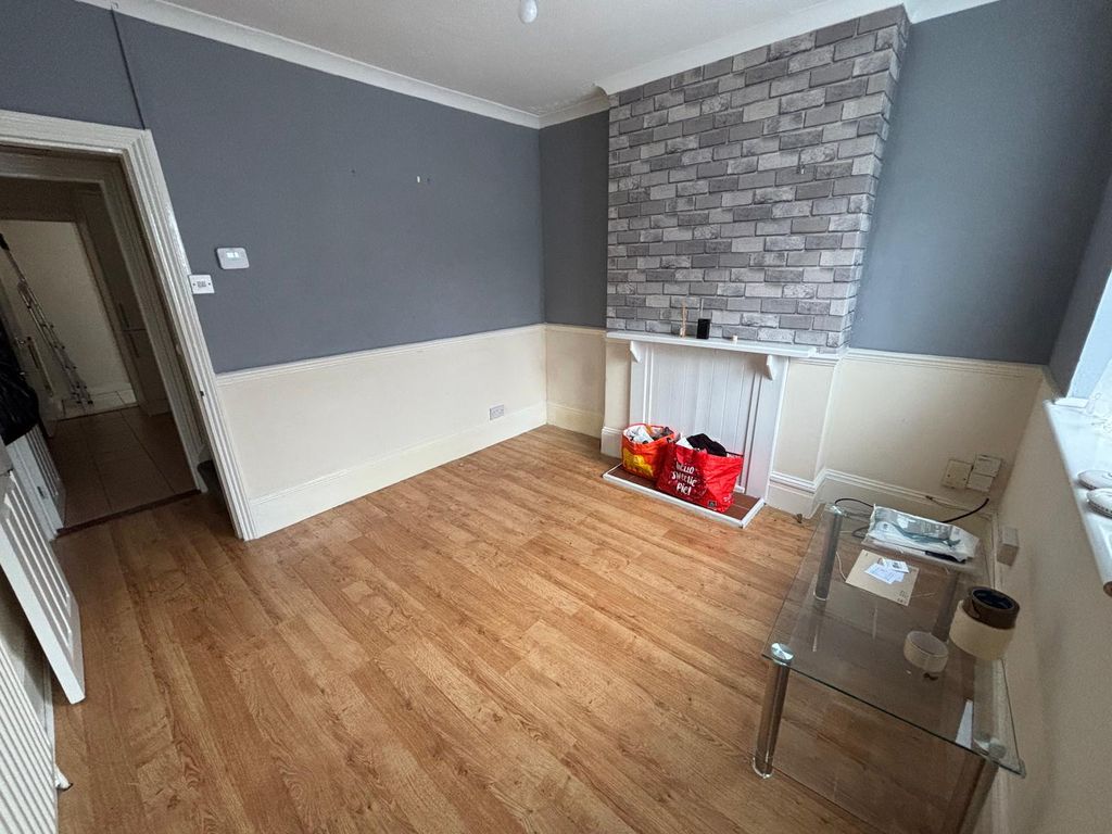 Property photo 2 of 6 Photo 4