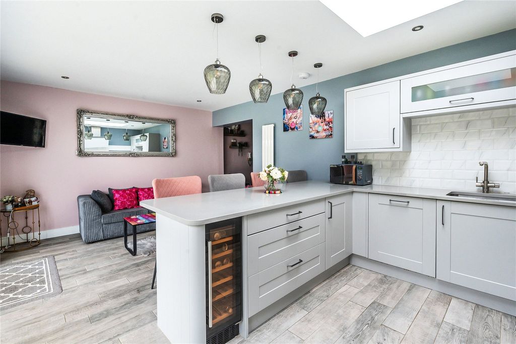 Property photo 2 of 19 Picture No. 22