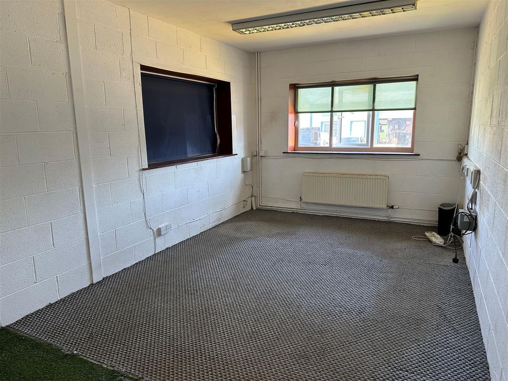 Property photo 2 of 4