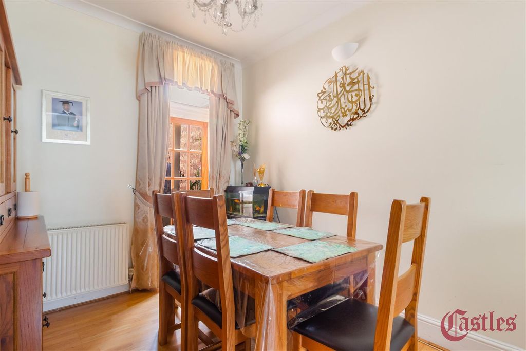 Property photo 2 of 22