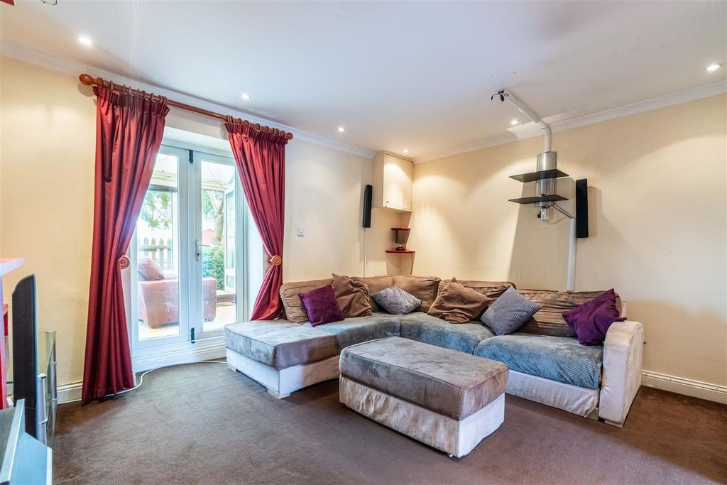 Property photo 2 of 17 F0Klabq2Fustubdonyqziq.Jpg