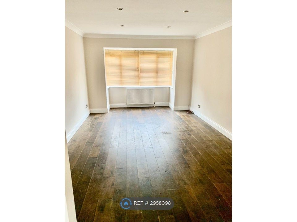 Property photo 3 of 12 Dining Space
