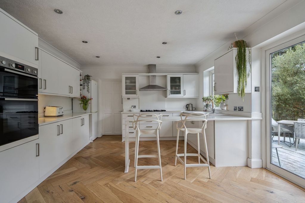Property photo 3 of 22 Kitchen / Dining Room