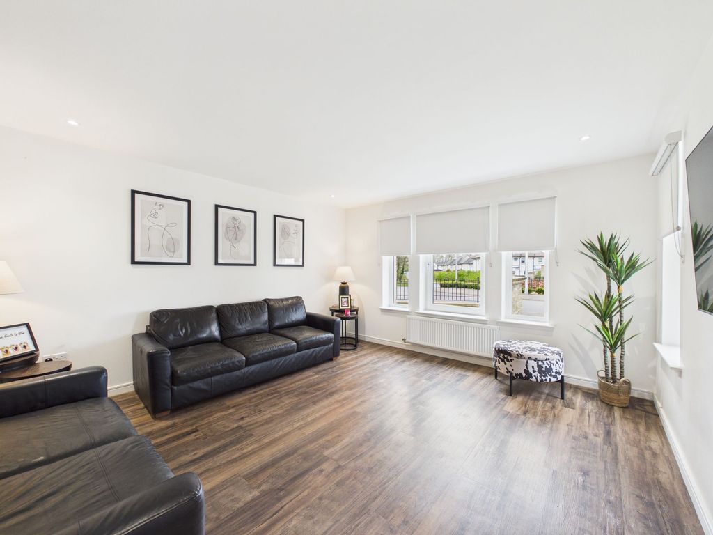 Property photo 2 of 16 Living Room