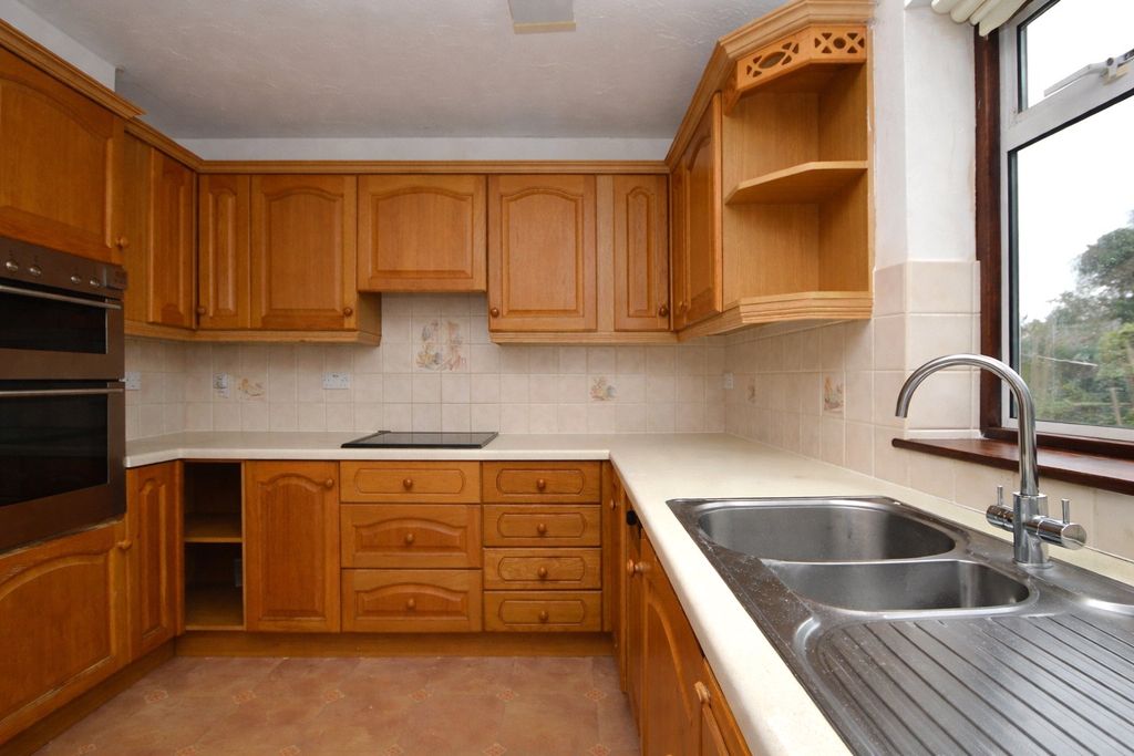 Property photo 2 of 8 Picture No. 24