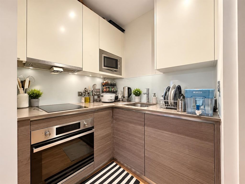 Property photo 1 of 6 Kitchen