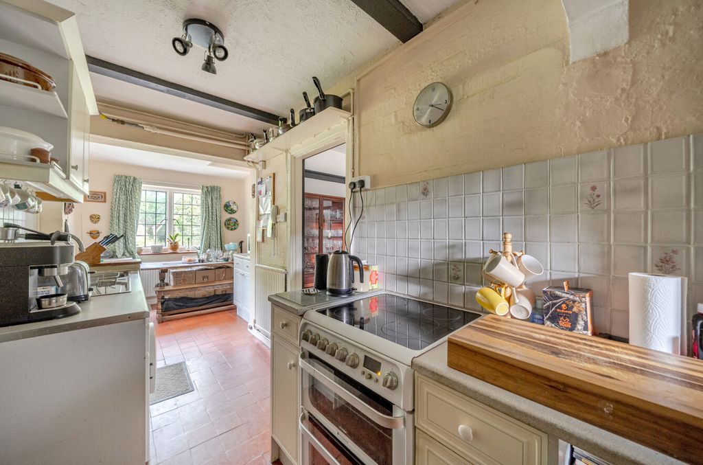 Property photo 2 of 20 1458714-6-6A05Eda...