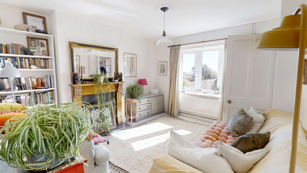 Property photo 2 of 16 109-Weston-Street-09302025_163318