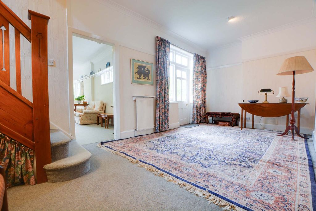 Property photo 2 of 35