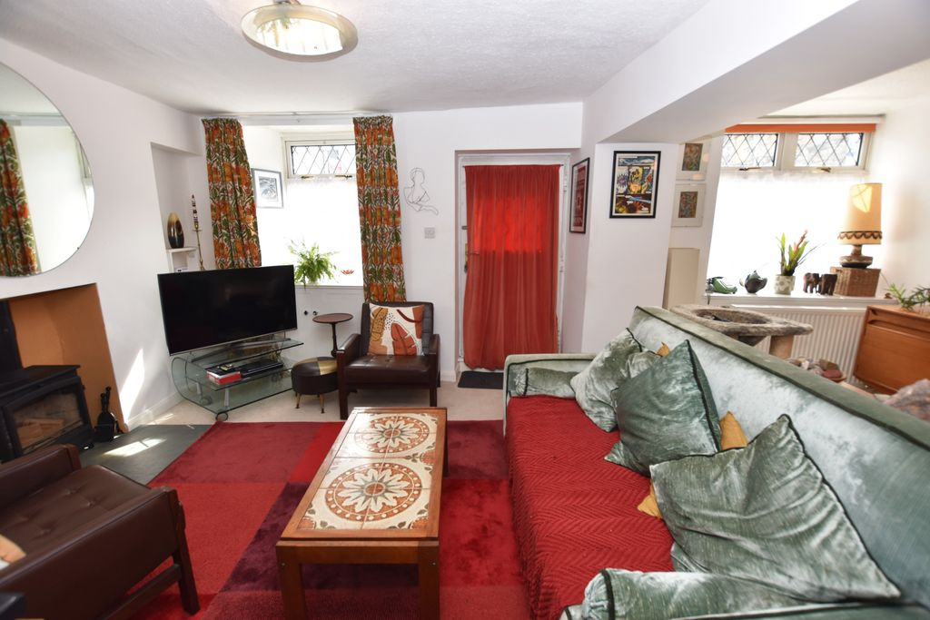 Property photo 2 of 29