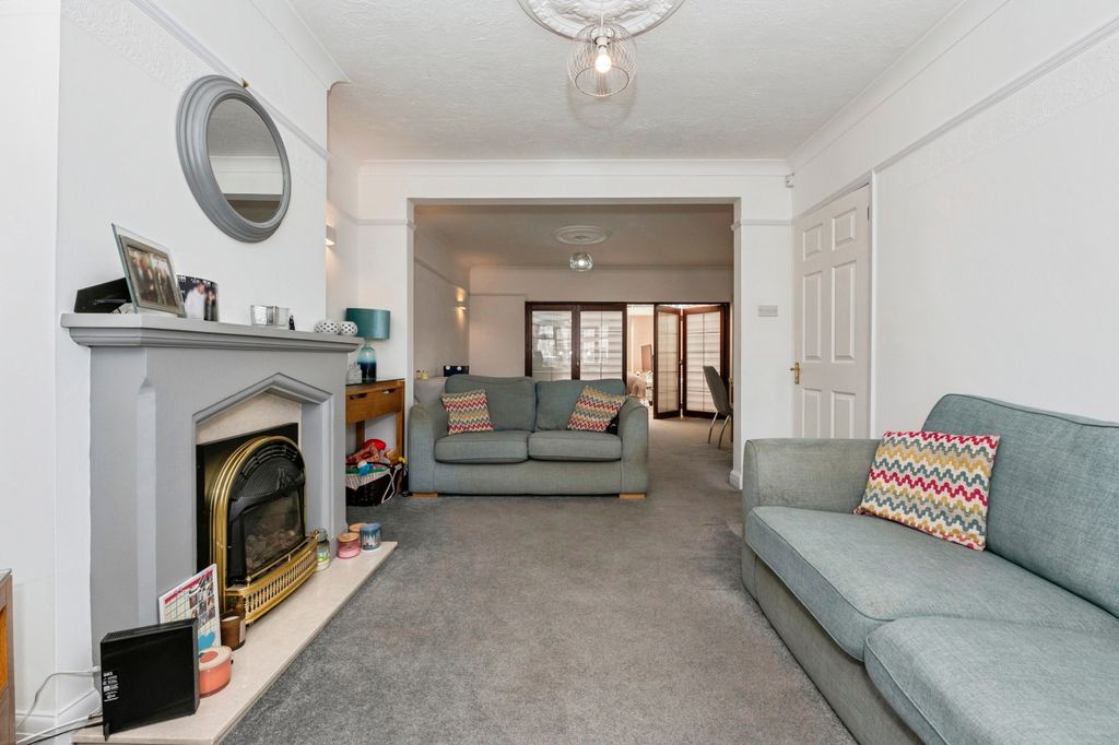 Property photo 2 of 20 Living Room