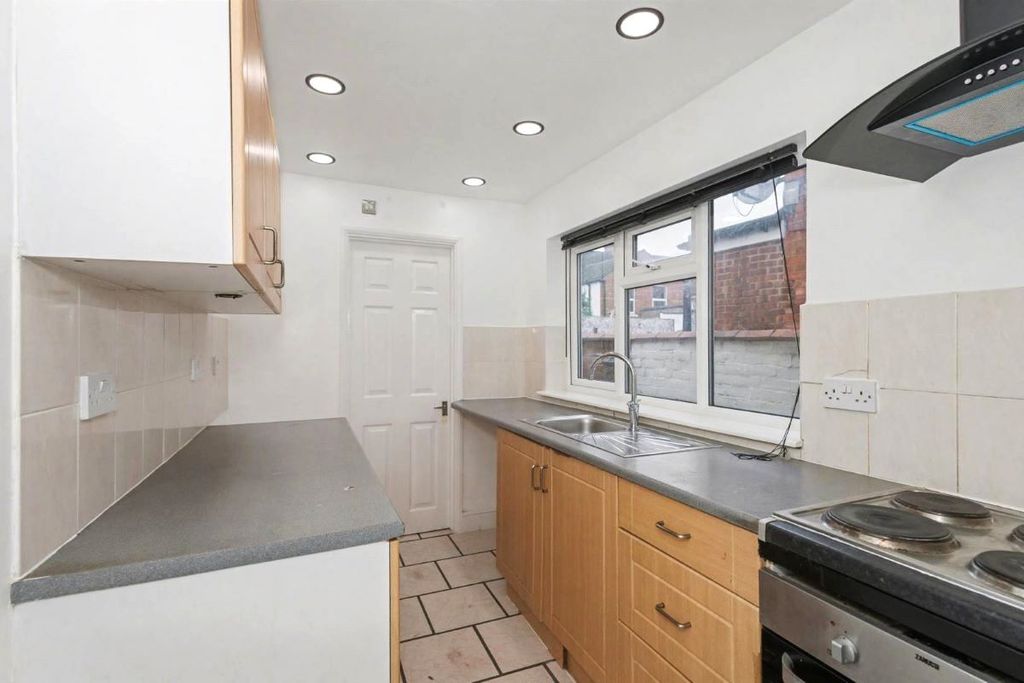 Property photo 3 of 5