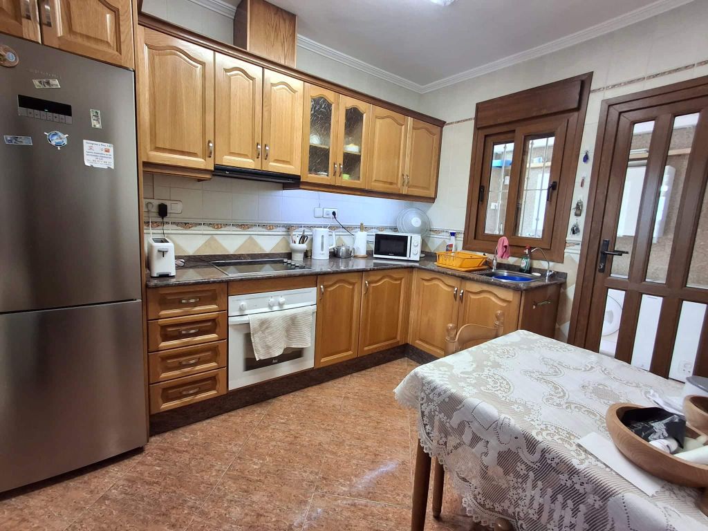 Property photo 2 of 50