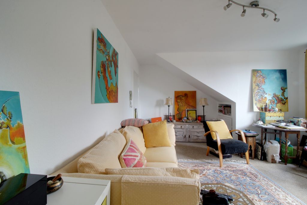 Property photo 3 of 9