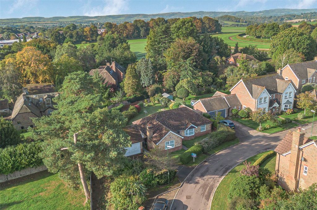 Property photo 2 of 18 Picture No. 25