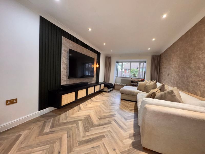 Property photo 2 of 16 Photo 9