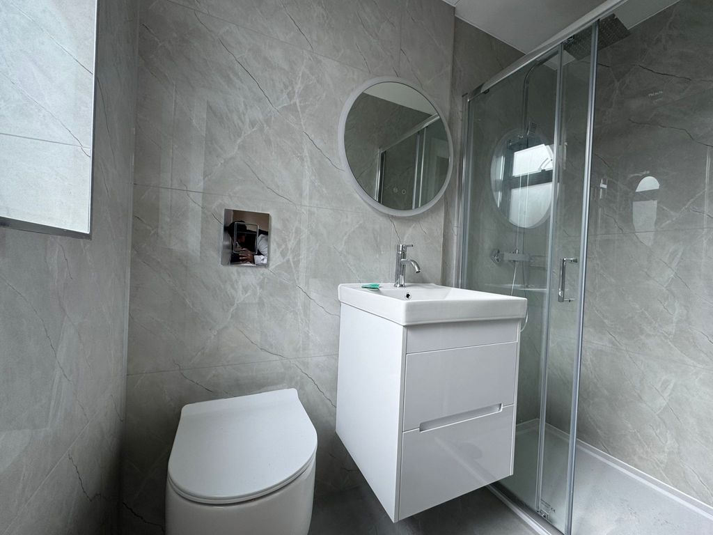 Property photo 3 of 6 Gallery