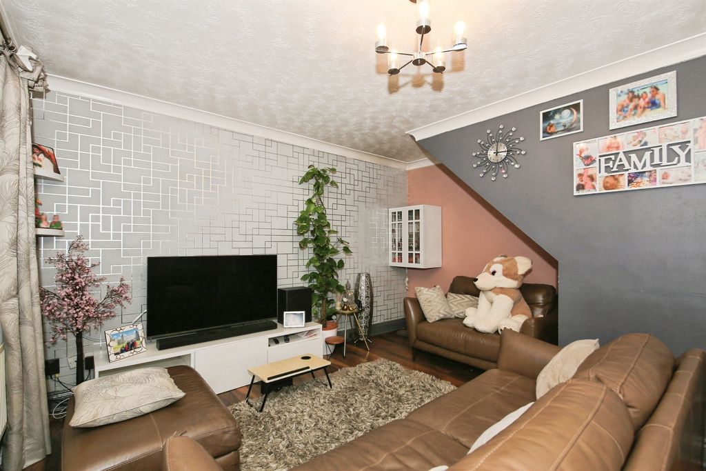 Property photo 3 of 15