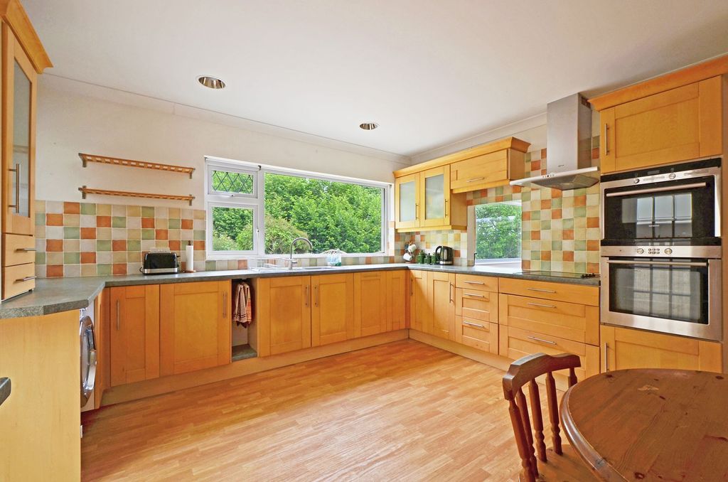 Property photo 2 of 42