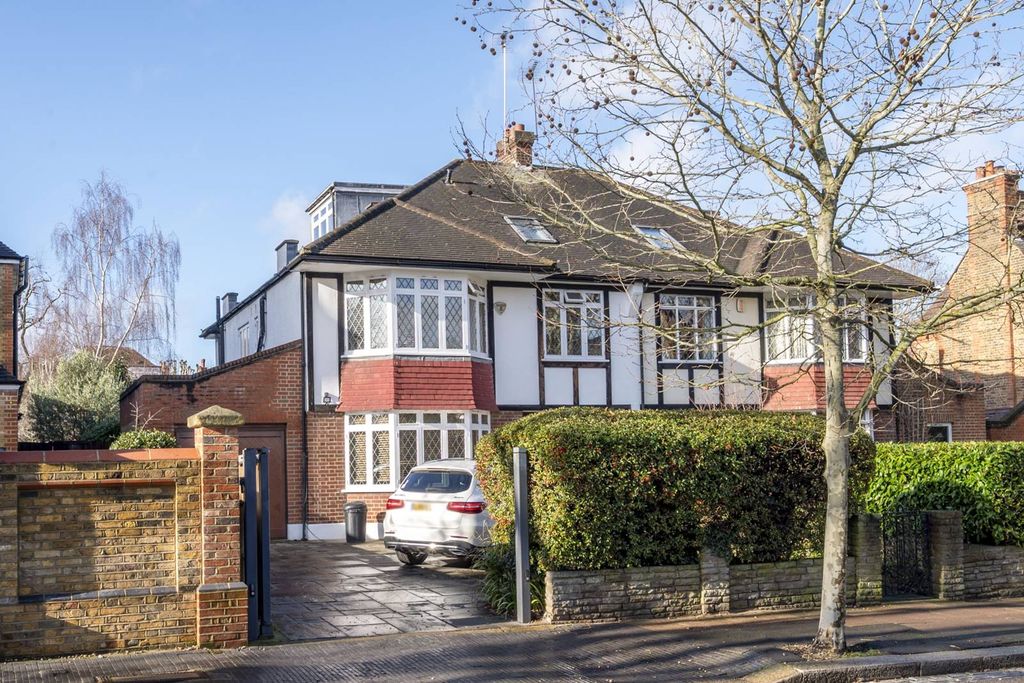 Property photo 1 of 2