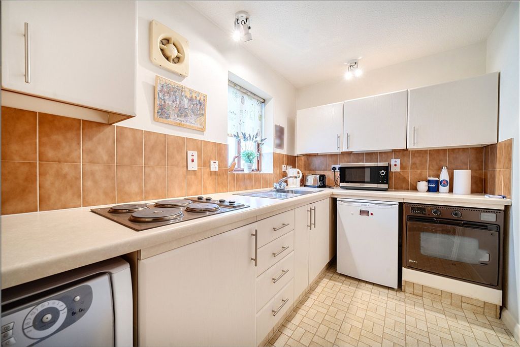 Property photo 2 of 12 Kitchen