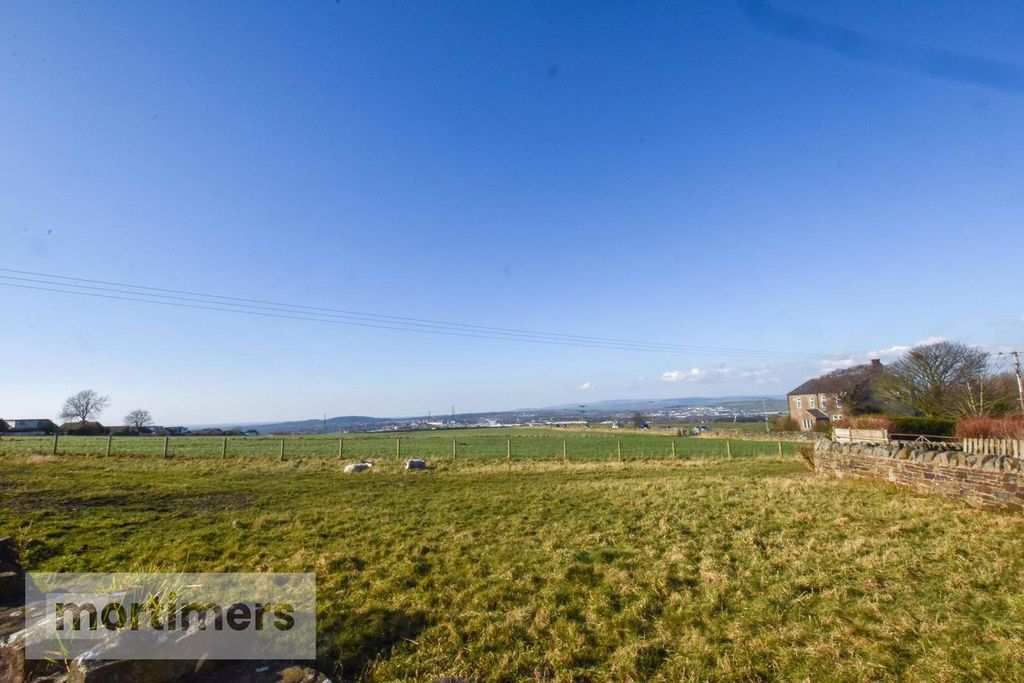 Property photo 2 of 15 Views