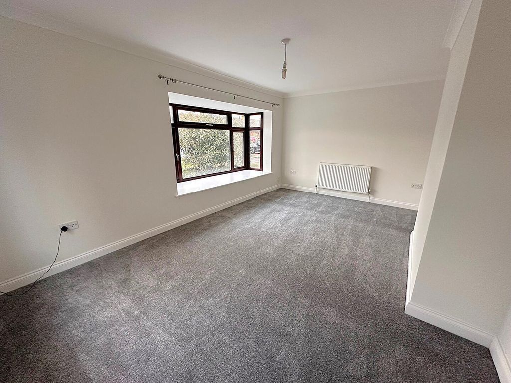 Property photo 3 of 22 Living Room