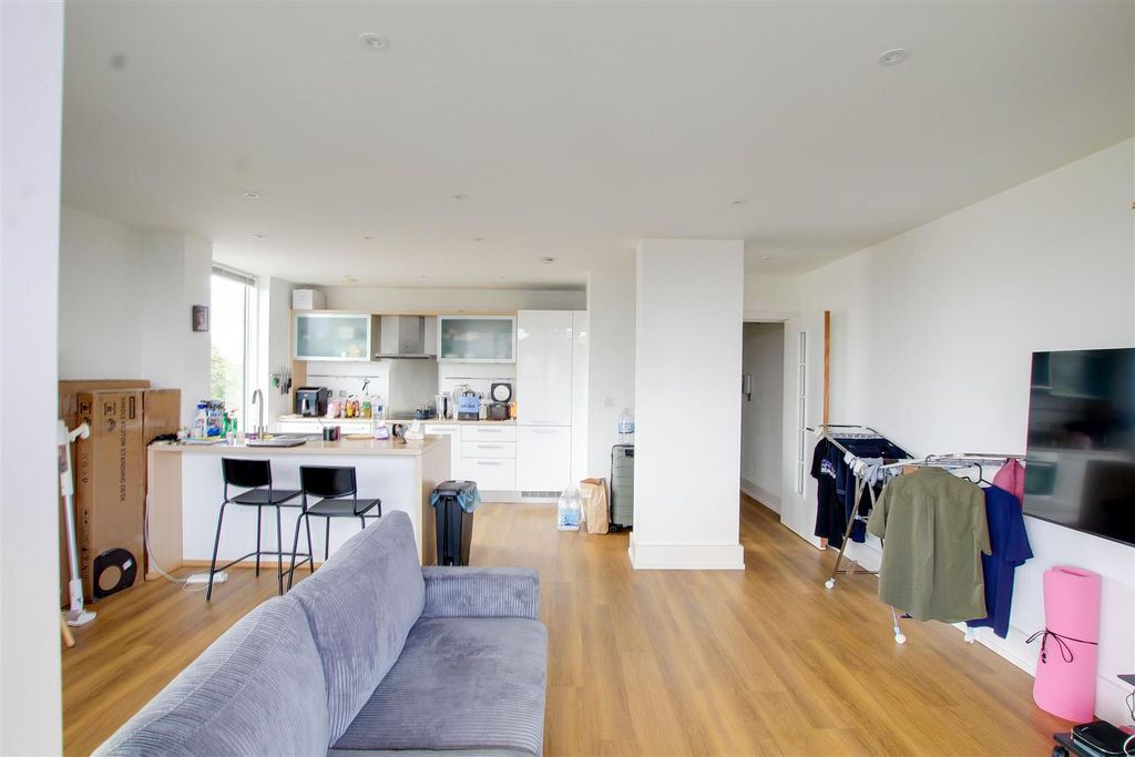 Property photo 2 of 14 Img_0271-Img_0273.Jpg