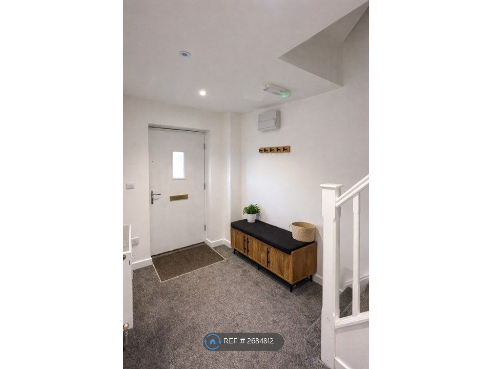 Property photo 3 of 13 Hallway