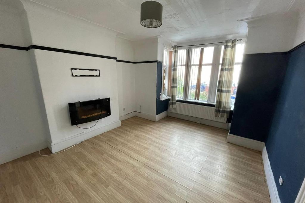 Property photo 2 of 9 2ce27Fba-F304-4Aa6-8971-E1A364B062Eb.Jpg