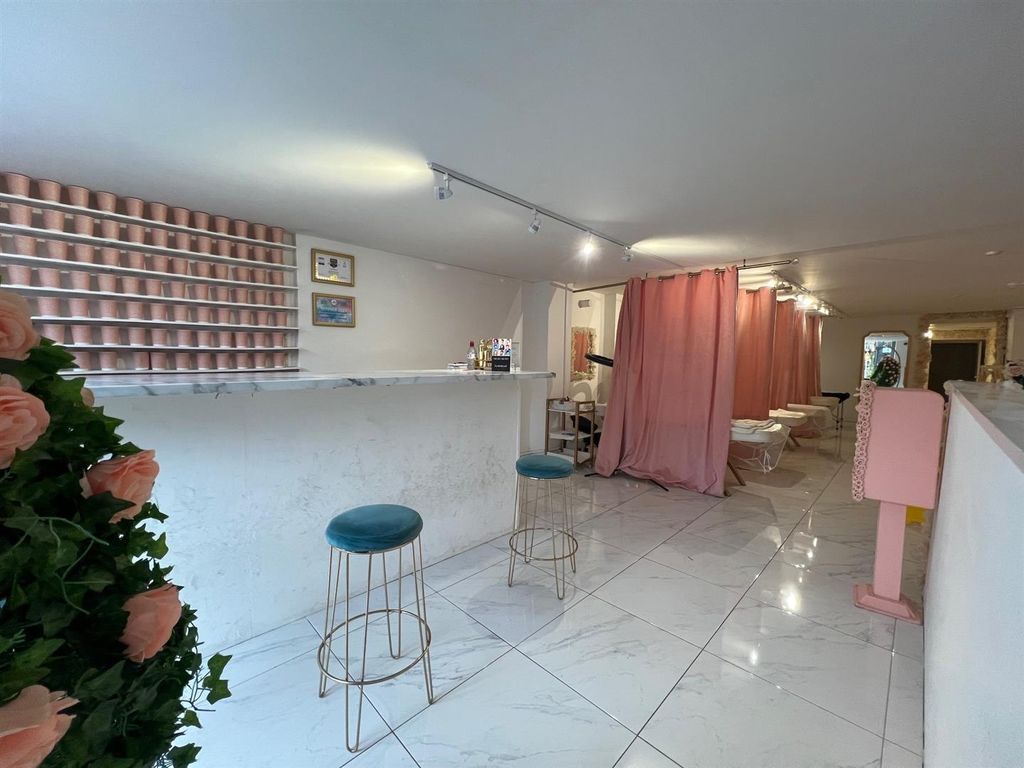 Property photo 2 of 9 1.Jpg