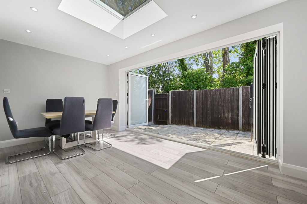 Property photo 3 of 12 Gallery