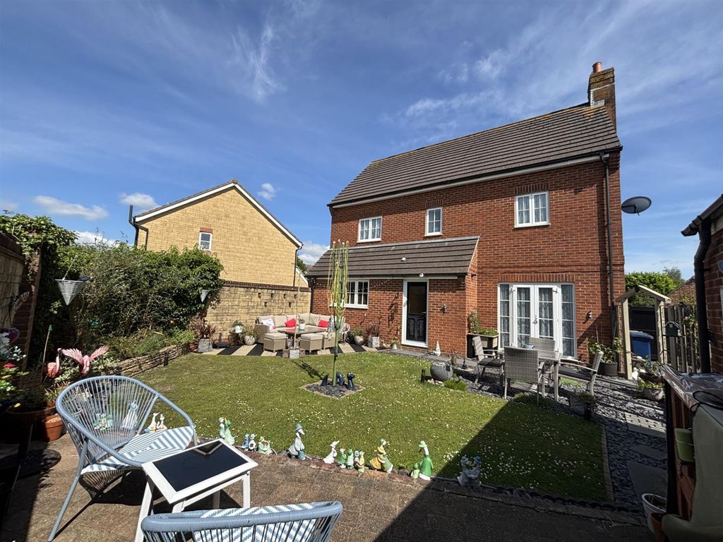 Property photo 1 of 20 Garden 2.Jpg