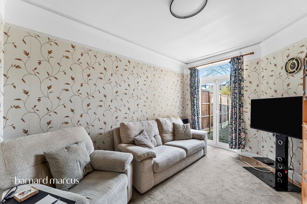 Property photo 3 of 16