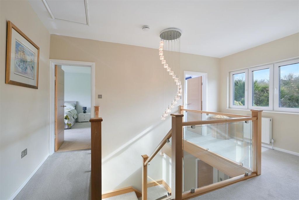 Additional image 11 of 5 bed detached house for saleGarden Walk, Coulsdon CR5