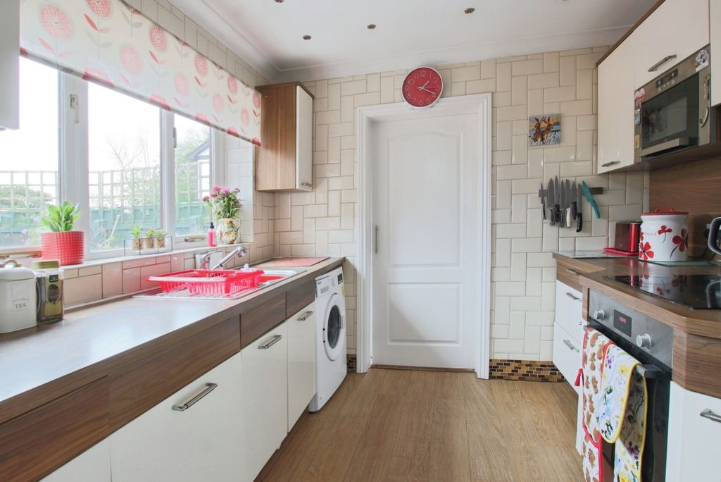 Property photo 2 of 23 5165283