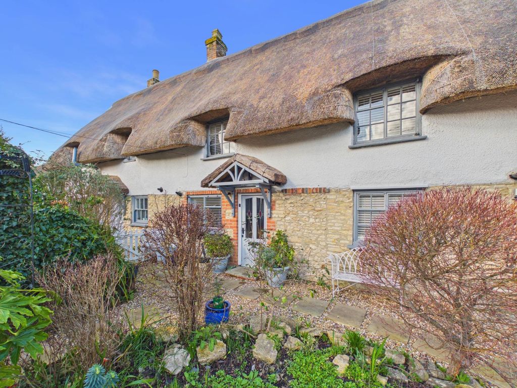 Property photo 1 of 33