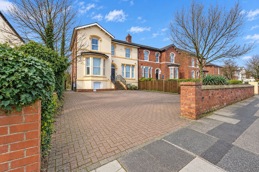Property photo 1 of 65 5058160