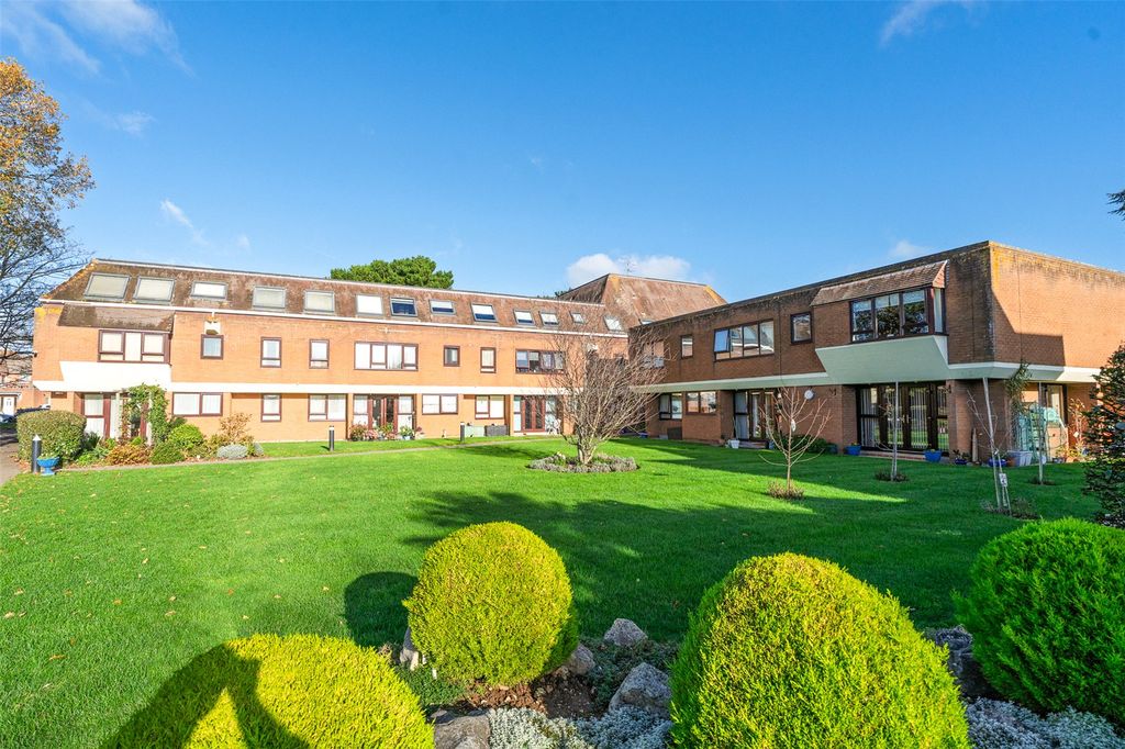 Property photo 2 of 14 Picture No. 18