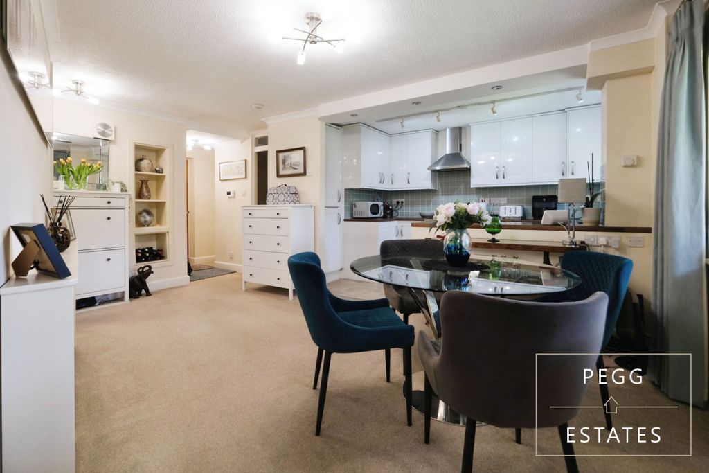 Property photo 1 of 30