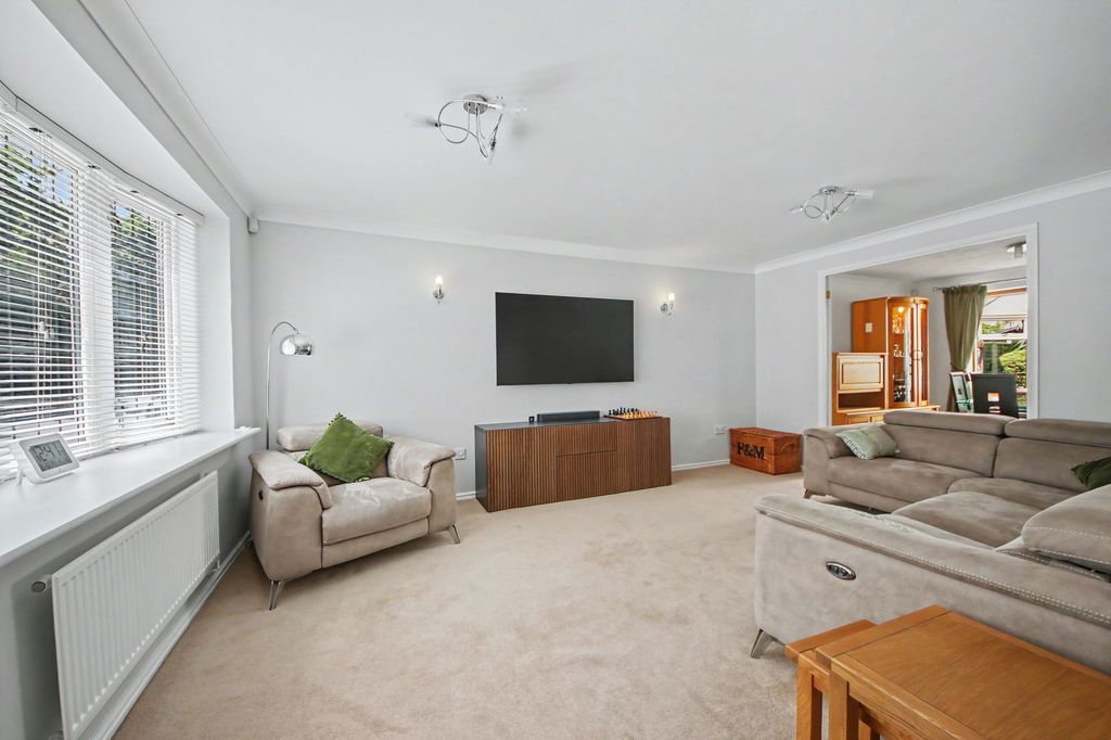 Property photo 2 of 22