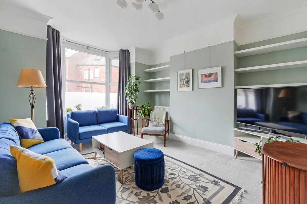 Property photo 2 of 26 Lounge