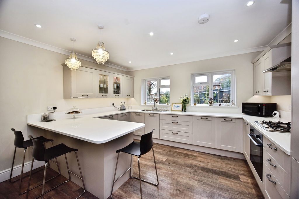 Property photo 3 of 17 Photo