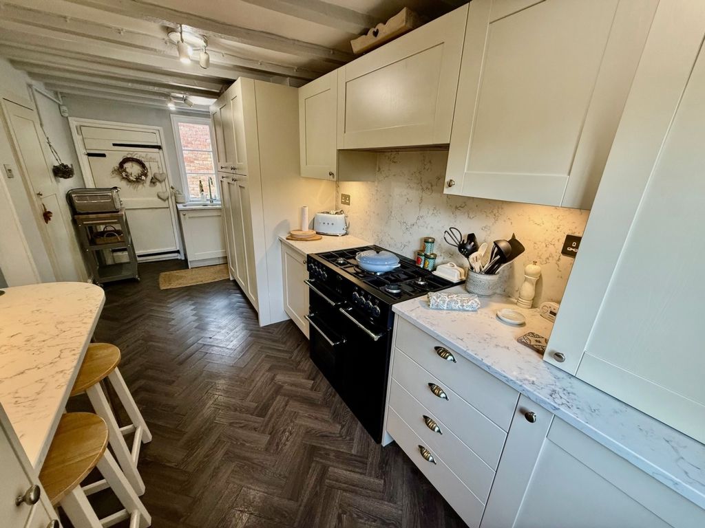 Property photo 2 of 37 Photo 10