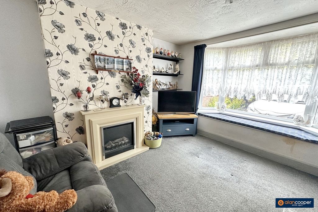 Property photo 2 of 12 4172004
