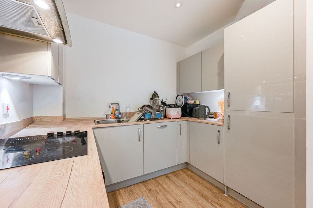 Property photo 2 of 9