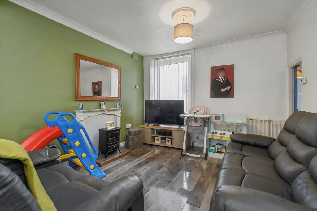 Property photo 3 of 15