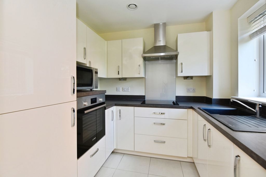 Property photo 2 of 28 Pbox-Img.Jpg