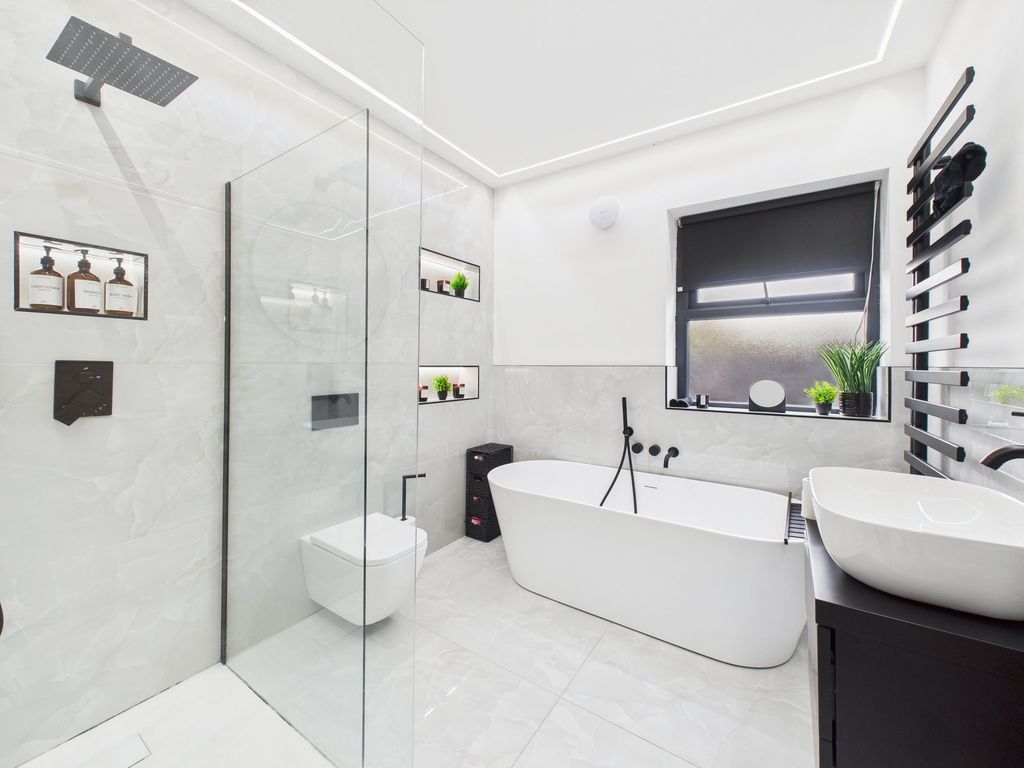 Property photo 2 of 21 Picture No. 14